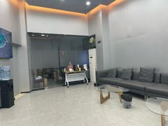 -蓝海豚游泳俱乐部(南京西路店)
