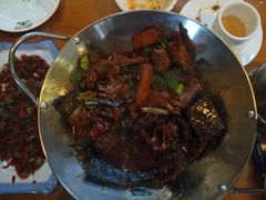 -临江餐馆二楼美食部落