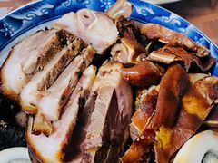 香酱热肘子-傅记酱肉