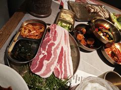 -草家酱蟹炭火烤肉店(珲春南路一店)