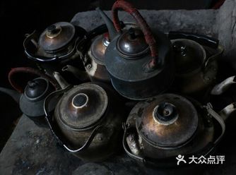 一会儿又是银色。很多人以为这是属于成都人