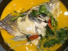 清江招牌鱼头王-悦硒楼·新派恩施菜