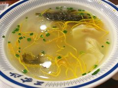 虾肉小馄饨-王家沙点心店(南京西路总店)