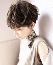 -变画·发型STUDIO