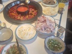 -爱你您·自家鱼塘·活水喷泉鱼火锅(八里店)