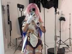 -米游妙妙屋cosplay换装自拍摄影体验馆