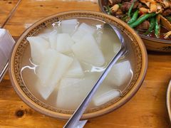 大骨炖萝卜汤-一品红烧鸭特色川菜(三岔湖店)