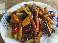 -雪湖煜辰鱼头老店(雪野湖店)