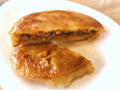 牛肉圆葱馅饼-杨妈妈粥店(滑翔路店)