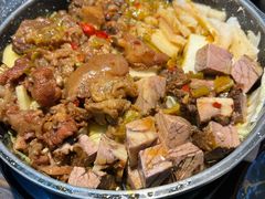 香辣牛腩簋烧-鼎牛牛炖锅·烤串(温泉路店)
