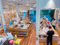 -猫的天空之城概念书店(杭州南宋御街店)