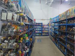 -逝水玩具折扣店