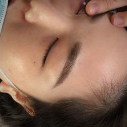 -一个差评成就的纹眉店