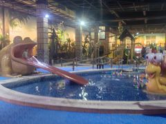 -泉城欧乐堡戏水湾艺术养生温泉