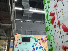 -蓝天攀岩-青少年训练(罗湖益田假日广场店)