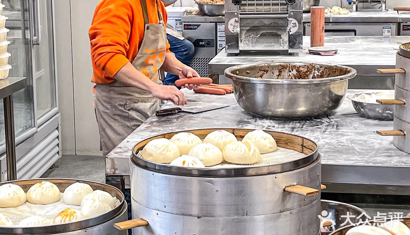 跟长沙娭毑抢包子吃！这家店排队也要买
