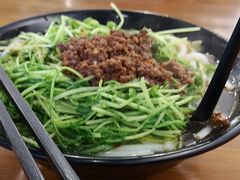 -丽虹云南过桥米线(兴工街店)