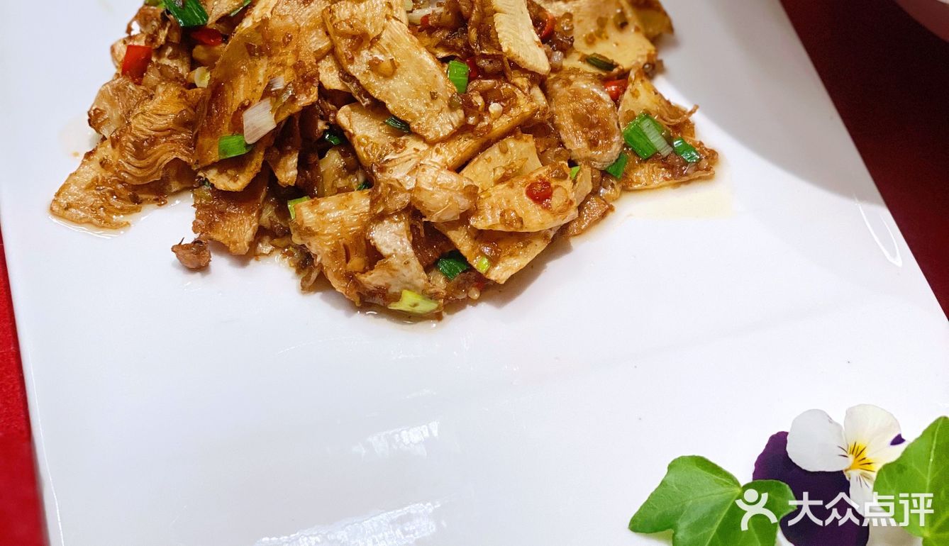 美食探店｜冬日必吃美味[爱心]许爷剁椒鱼头[爱心]