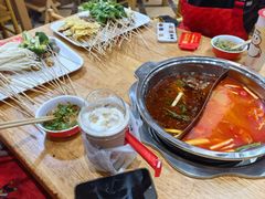 -袁记串串香(泉水轻轨站店)