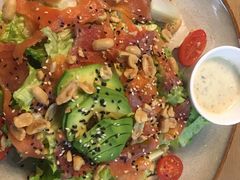 牛油果三文鱼沙拉-HELLO 27 意面·沙拉·帕尼尼