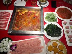 -二荆条·蜀鲜汇城市森林火锅