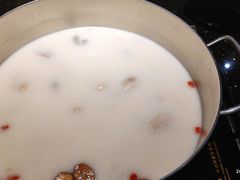 胡椒猪肚鸡中煲-捞王锅物料理(金城路店)