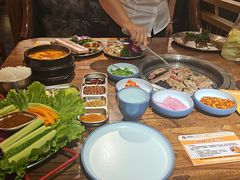 -明洞阿姨·韩式酱蟹烤肉·创意料理(三元桥店)