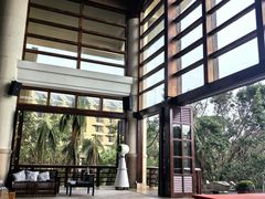 -亚龙湾喜来登·美景台大堂吧