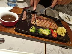 -必胜客(经开万达店)