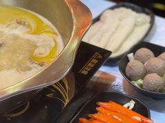 -鲜入围煮花胶鸡海鲜火锅