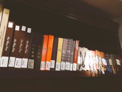 面料书架-kadlon轻奢服装定制(金赢108创意广场银座店)