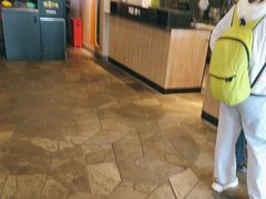 -麦当劳(国家体育场南路店)