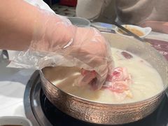 -洪氏嗨捞·广东猪肚鸡·椰子鸡火锅(西咸万象城店)