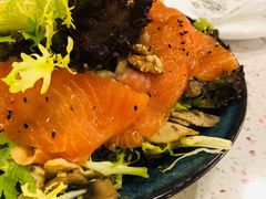 烟熏三文鱼杂菌沙拉-BE BRIGHT KITCHEN(正佳广场店)