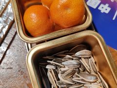 -何师烧烤·小龙虾·江湖川菜·精酿啤酒(成温店)