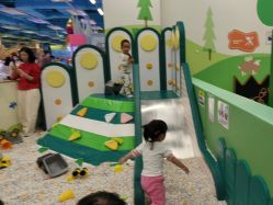 -莫莉幻想儿童乐园(武汉保利广场店)