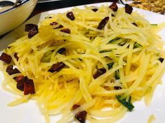 酸辣土豆丝-晚归月亮湾私家菜(临邑路店)