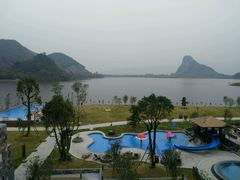 -英德宝晶宫天鹅湖茶语温泉
