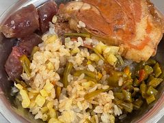 -梁阿婆廿年老牌扣肉糯米饭