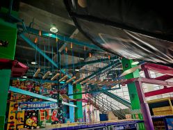 -欧酷世界动力星球(王府井奥莱UP TOWN店)