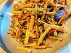 干锅手撕野竹笋王-聚鑫阁江浙菜·非遗传承技艺(青村帝华园店)