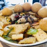 中午饭点需要排队 还好我机智
