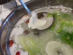 -领鲜现切猪杂火锅(番禺桥南店)