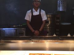 烧烤小哥哥-蓝珊甄选海鲜自助·火锅大排档(近阿那亚店)