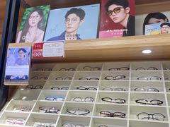 -诺柯视眼镜-蔡司依视路官方工厂店(淞南一店)