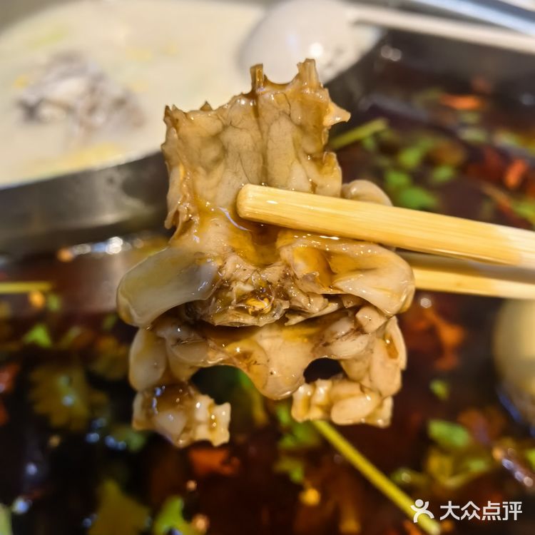 今天选的这家美蛙鱼头。美蛙鱼头真我最爱!虽然个人欢鱼!