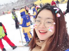 -采薇庄园四季滑雪场