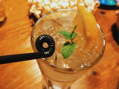 -Mx.cocktail bar