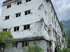 -四川汶川特大地震漩口中学遗址