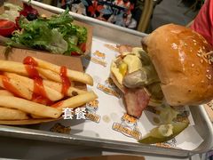 -HUZI虎滋精酿餐吧(京西大悦城店)